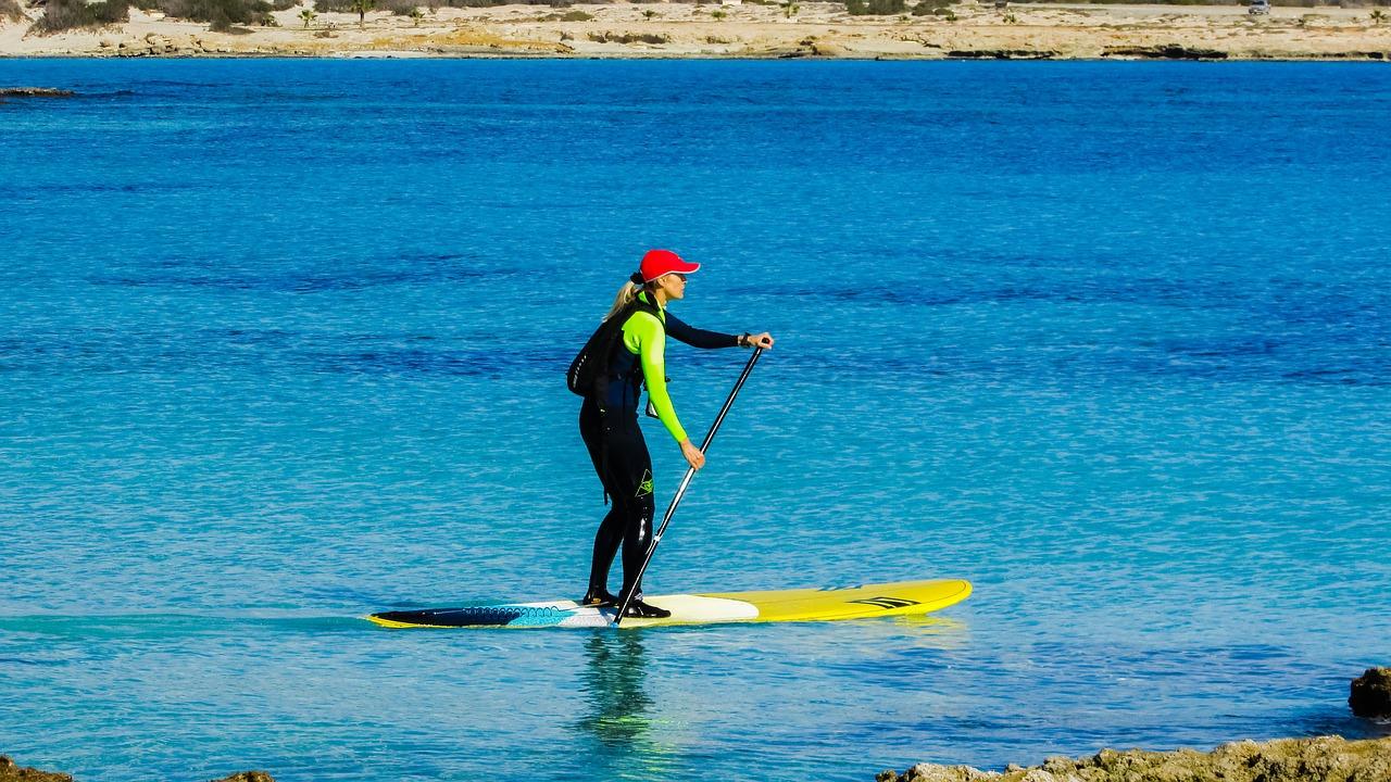 what to wear paddle boarding