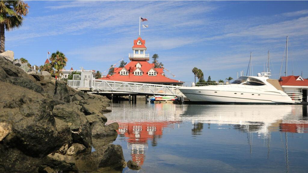 paddle boarding at coronado island