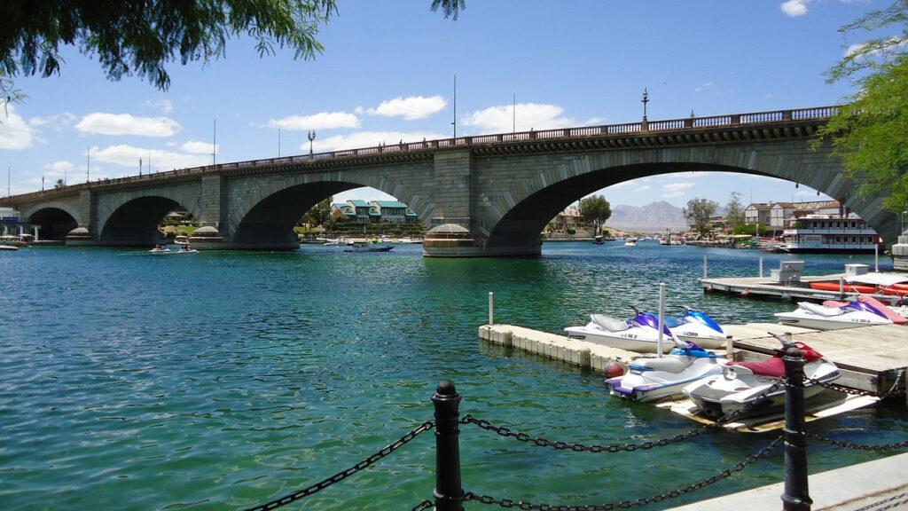 Paddle boarding Lake Havasu